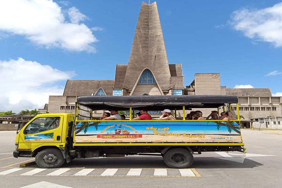 safari truck